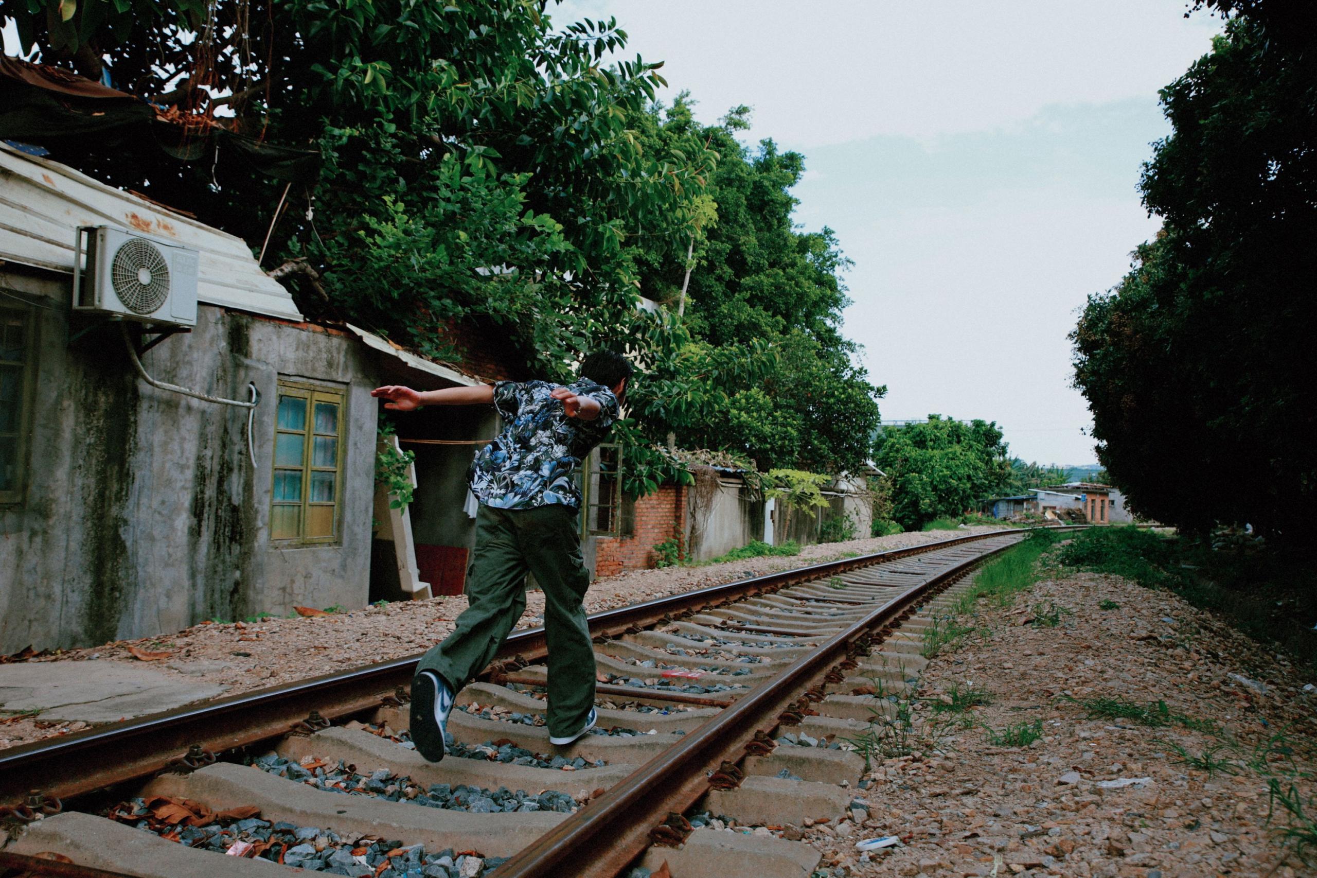 – 《冲破束缚的男孩》[18P]