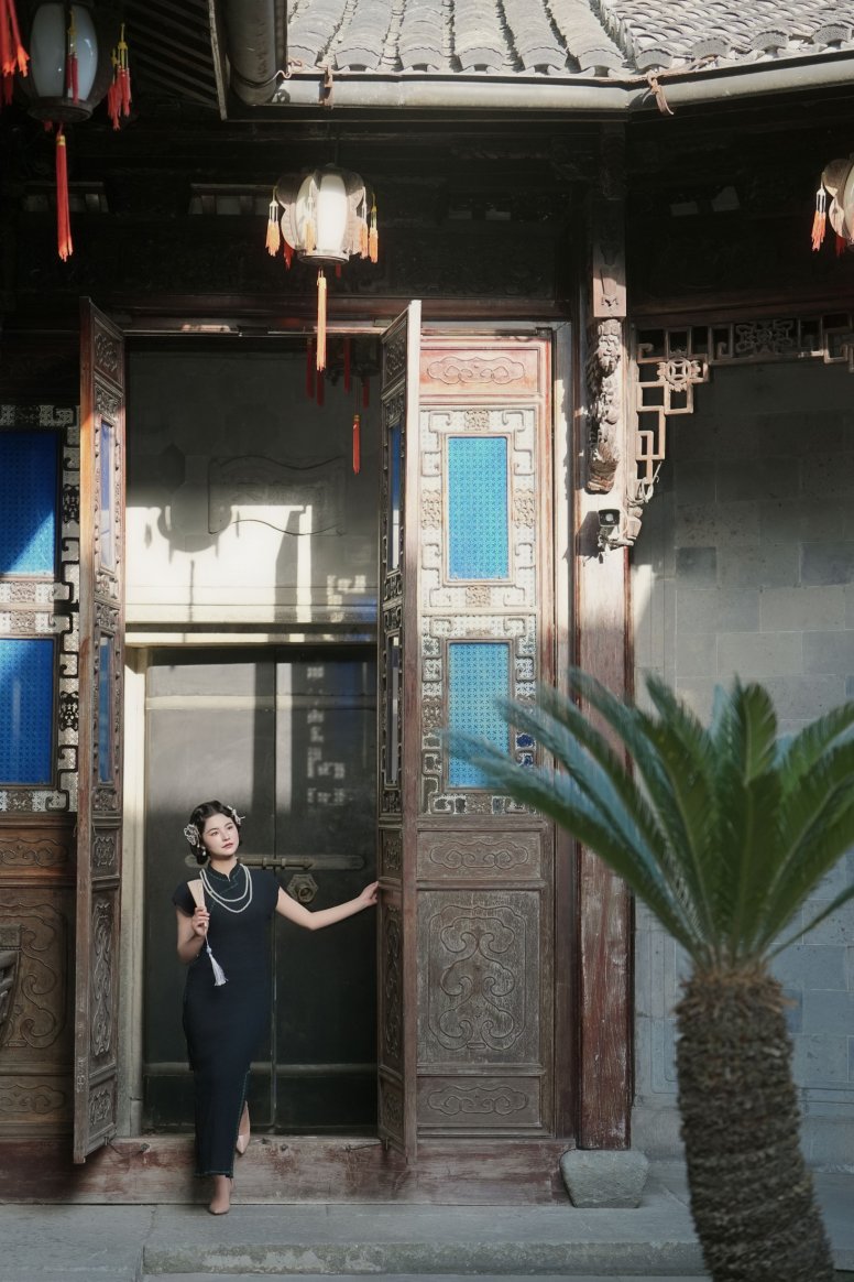 Aii – 《胡雪岩故居-旗袍拍摄》[18P]