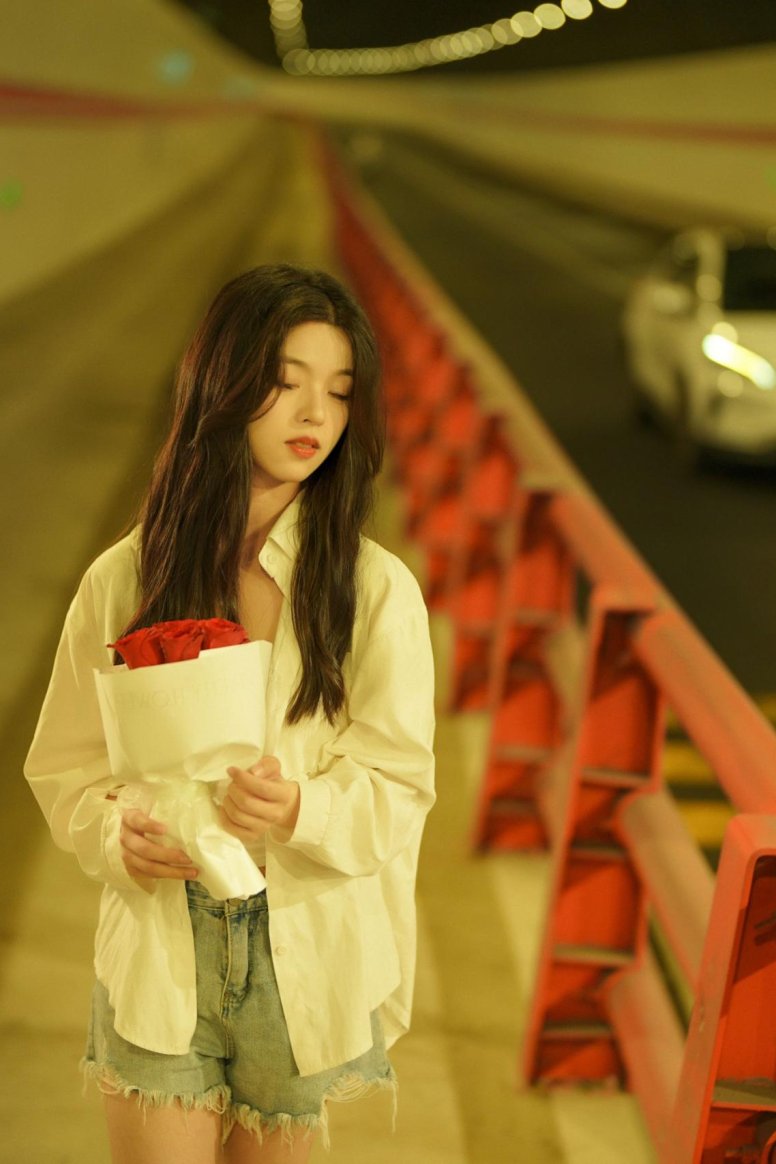 杨琳 – 《隧道港风人像拍摄-杨琳》[17P]